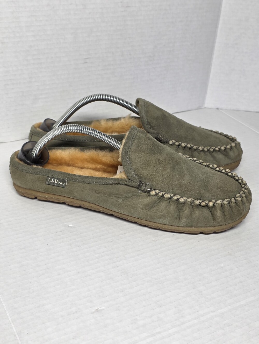 L.L. Bean Wicked Good Leather Olive Green Moccasin Slippers Mens Sz 9 Shearling